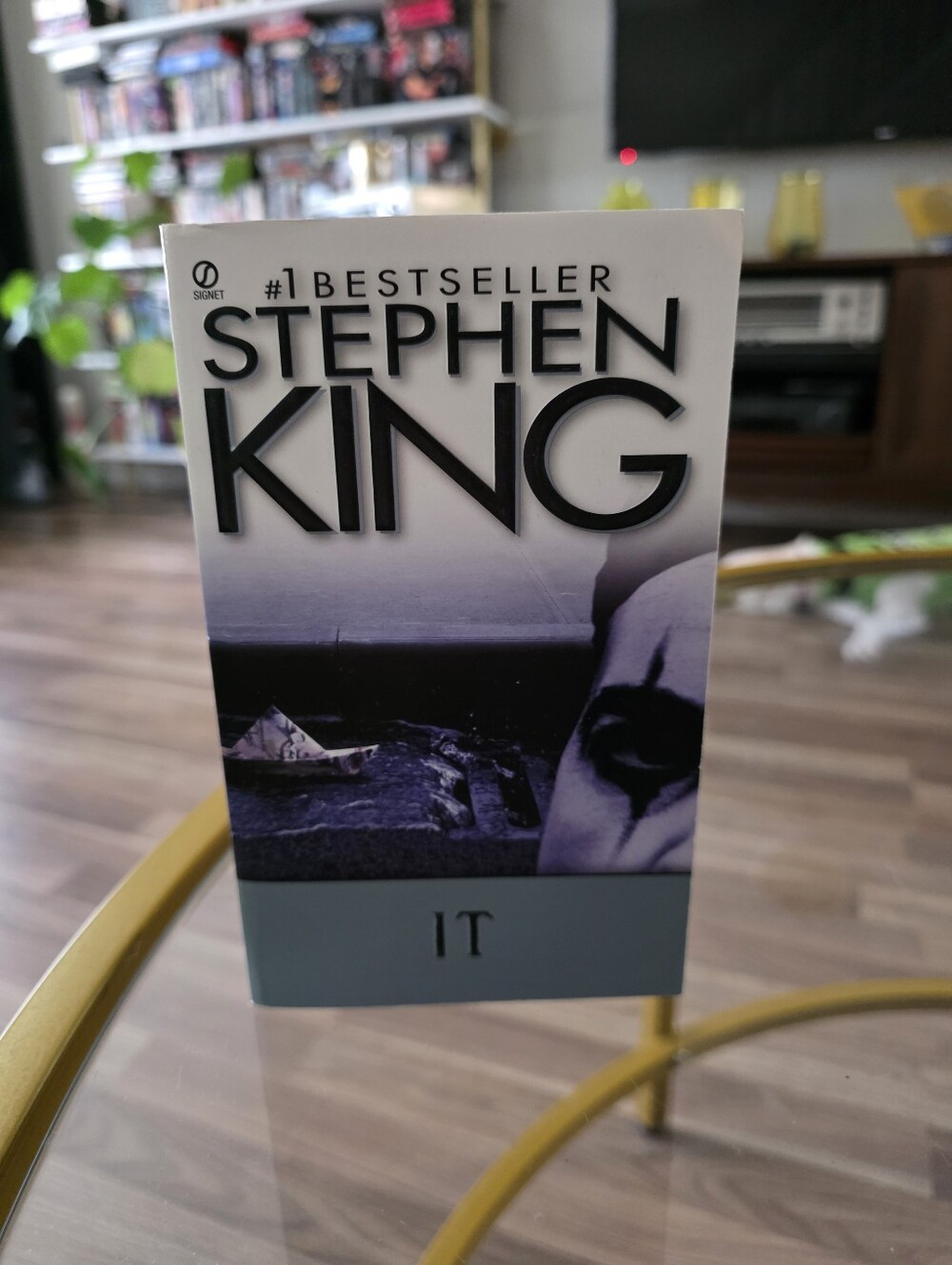 IT Paperback Book - By Stephen King